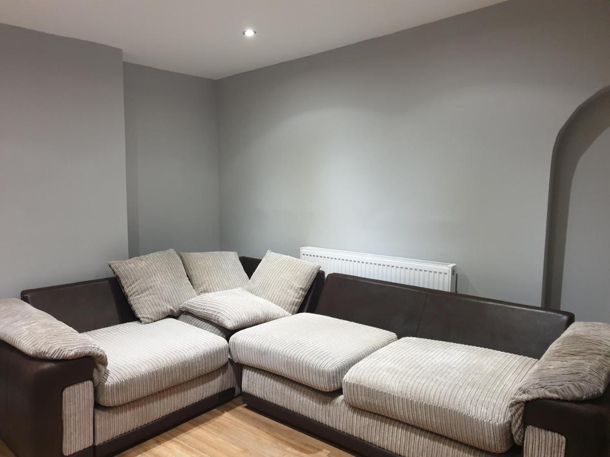 Lovely 1 Bedroom Flat High Barnet 3 Mins Away المظهر الخارجي الصورة