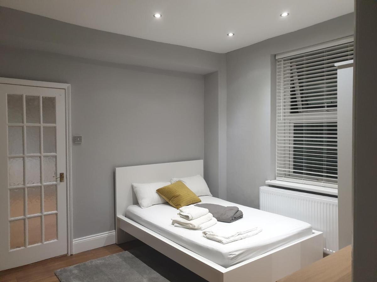 Lovely 1 Bedroom Flat High Barnet 3 Mins Away المظهر الخارجي الصورة