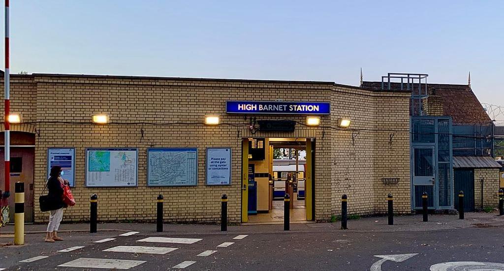 Lovely 1 Bedroom Flat High Barnet 3 Mins Away المظهر الخارجي الصورة